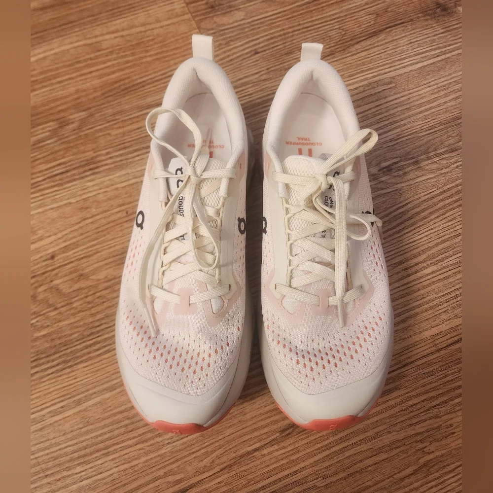 Size 9 On CloudsurferTrail 2. Running Women's White and Coral Athletic Shoes - Picture 8 of 11